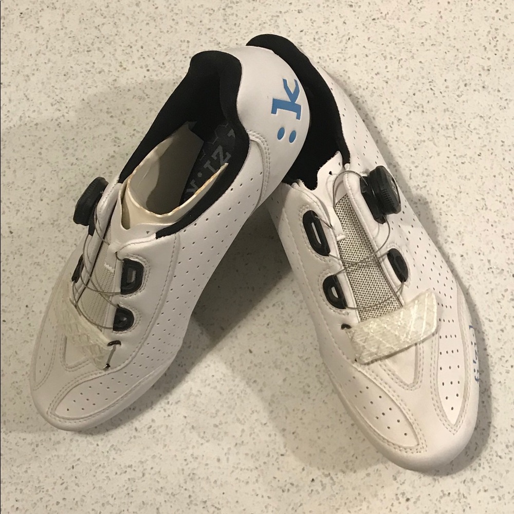 New Fizik R3 women’s road cycling shoe - size 40.